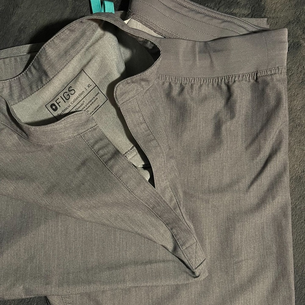 Figs scrubs